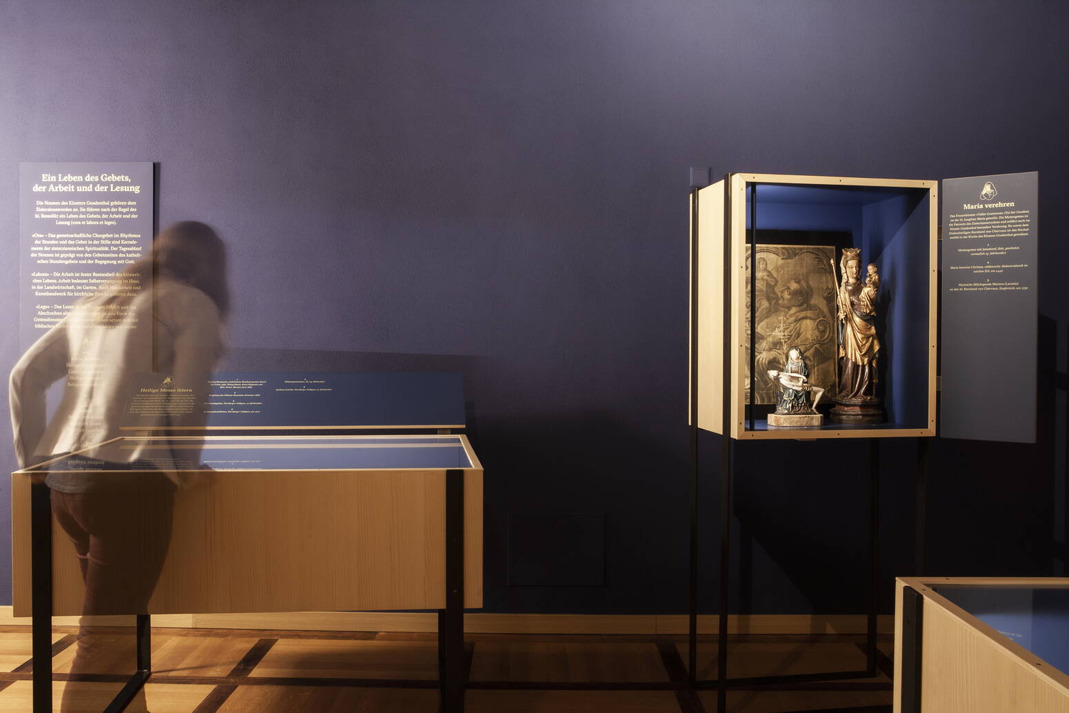 Zoom: Die einzelnen Museumsvitrinen zeigen Objekte des Klosteralltages der Zisterzienserinnen